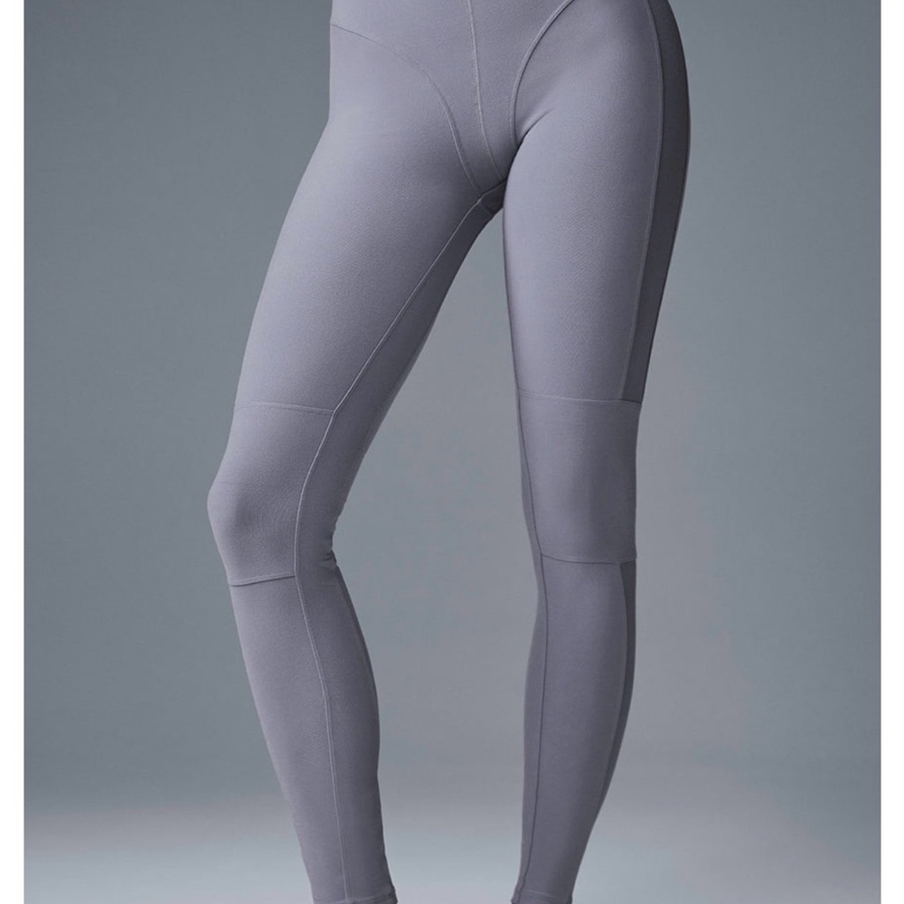 Alo Yoga Women's Leggings and Bra Set